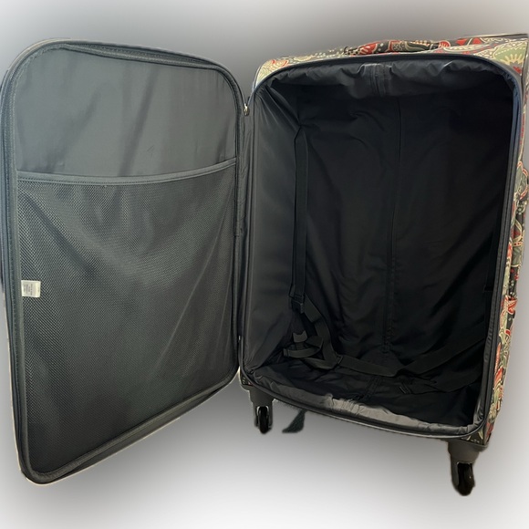 Vera Bradley rolling luggage soft side in Nomadic Floral 23”x17”x9” - Picture 2 of 9